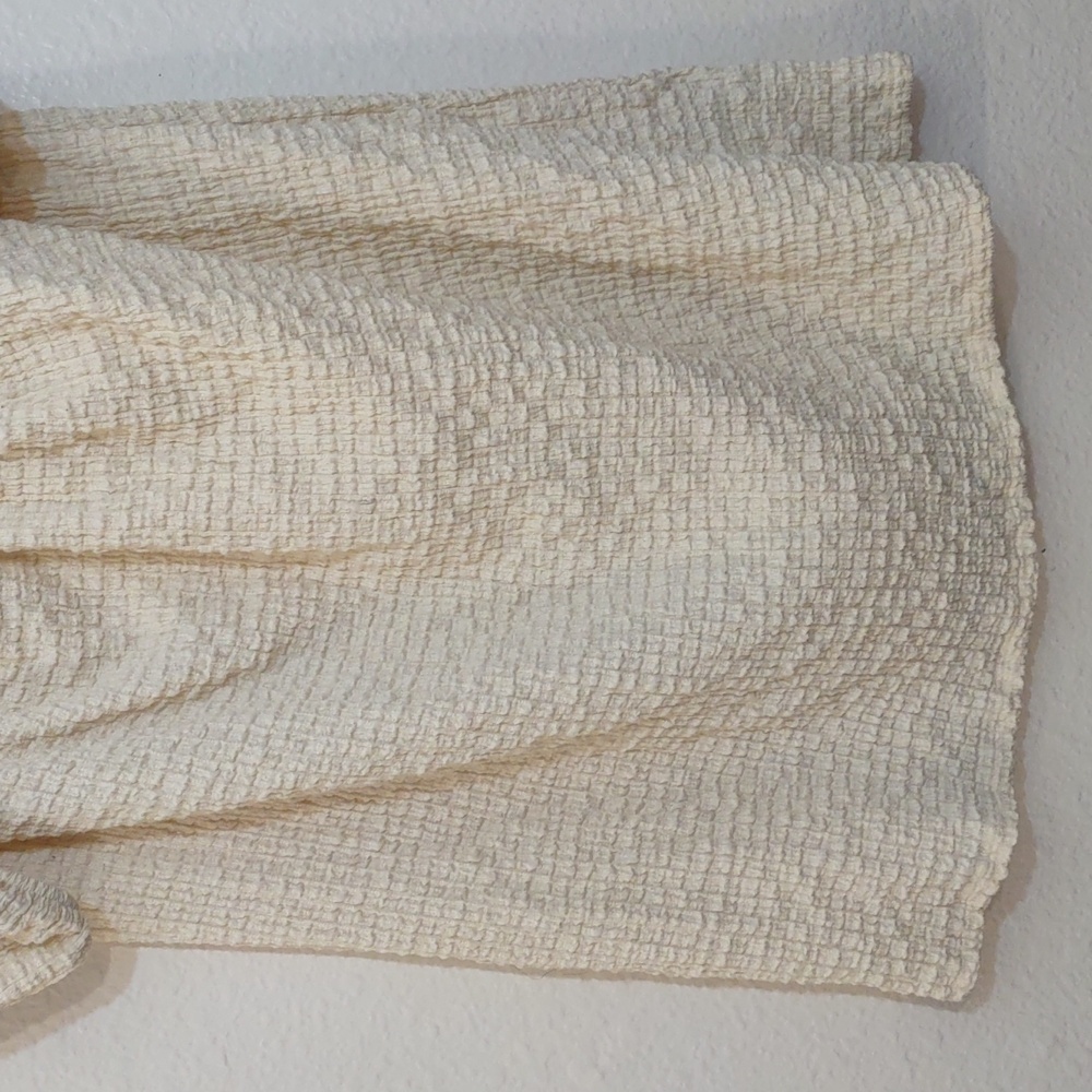 SLIGHTLY USED MONKI SOFT OFF SHOULDER SIZE XL SOFT YELLOW - Picture 4 of 7